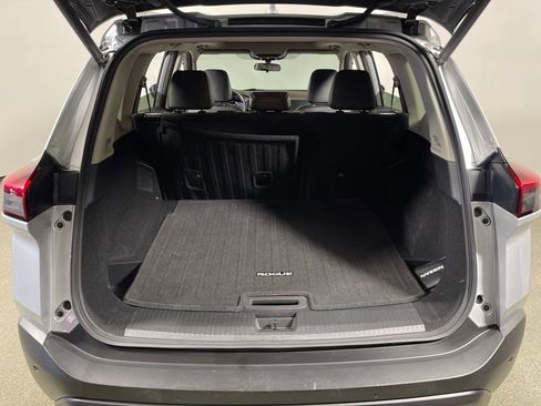 Used 2021 Nissan Rogue SV w/ Premium Package FWD image 10