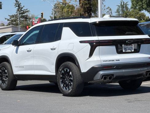 Used 2024 Chevrolet Traverse Z71 w/ Enhanced Driving Package AWD/4WD image 7