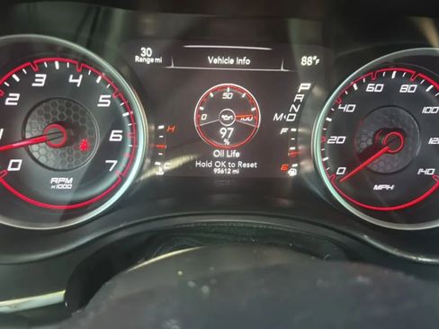 Used 2015 Dodge Charger SE RWD image 10