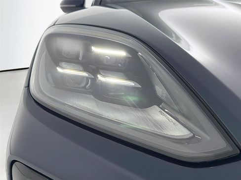 New 2026 Porsche Cayenne Coupe image 27