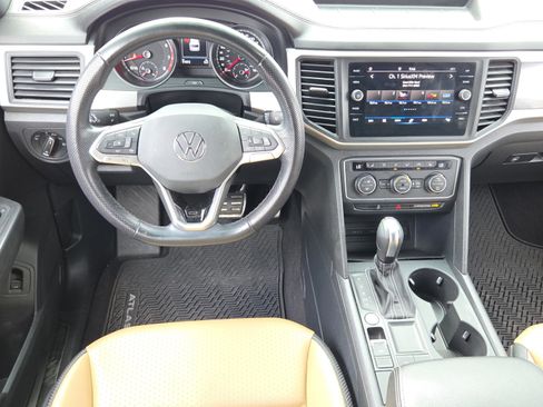 Used 2021 Volkswagen Atlas Cross Sport SE image 12