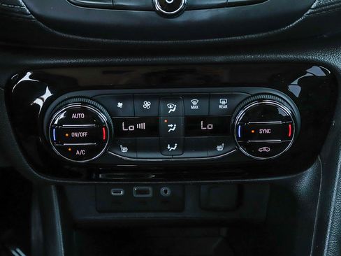 Used 2021 Buick Encore GX Select FWD image 19