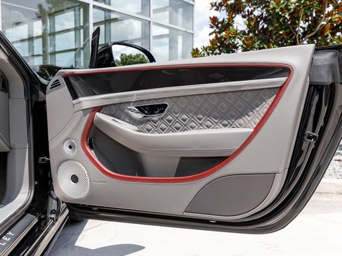 Used 2024 Bentley Continental GT Speed image 28