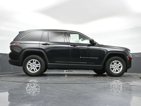 Used 2023 Jeep Grand Cherokee Laredo w/ Luxury Tech Group I AWD/4WD image 40