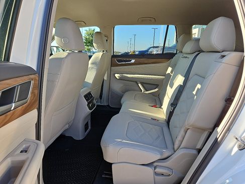 New 2026 Volkswagen Atlas SE image 10