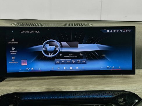 Used 2025 BMW 330i Sedan image 24