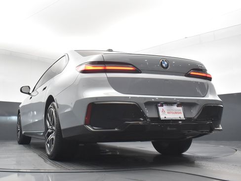 Used 2023 BMW 740i RWD image 25