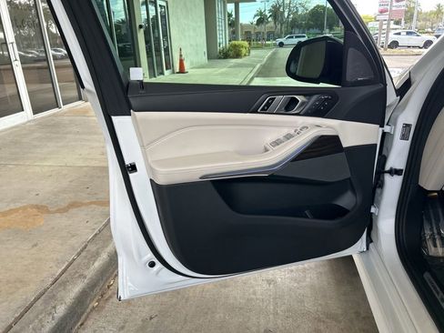 Used 2024 BMW X7 xDrive40i w/ Executive Package image 49