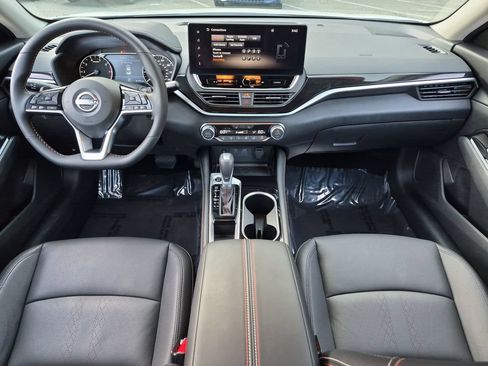Used 2025 Nissan Altima 2.5 SR w/ SR Premium Package FWD image 24