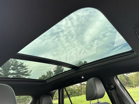 Used 2023 Volkswagen Atlas Cross Sport SEL R-Line image 31