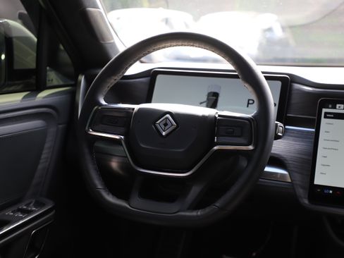 Used 2024 Rivian R1S Adventure AWD/4WD image 16