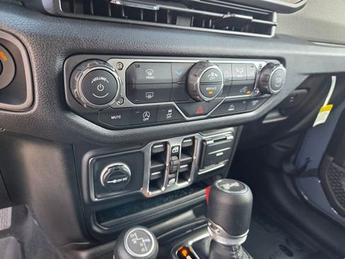 New 2026 Jeep Wrangler Unlimited Sport image 25