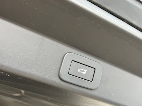 Used 2025 Land Rover Range Rover Sport Autobiography AWD/4WD image 36