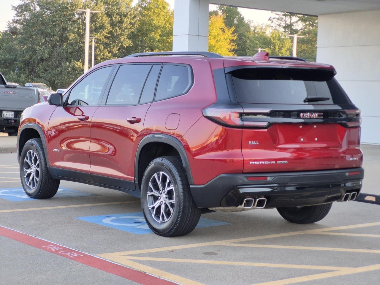 Certified 2024 GMC Acadia AT4 w/ Luxury Package AWD/4WD image 4