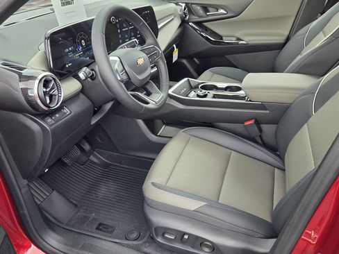 New 2027 Chevrolet Equinox LT w/ Convenience Package II FWD image 5