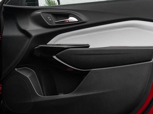 New 2026 Chevrolet Trax LT w/ Driver Confidence Package FWD image 9
