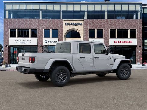 New 2026 Jeep Gladiator Sport image 4