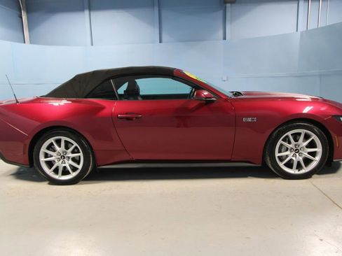 Used 2025 Ford Mustang GT Premium image 31