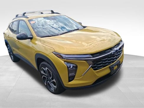 Used 2025 Chevrolet Trax RS w/ Driver Confidence Package FWD image 16