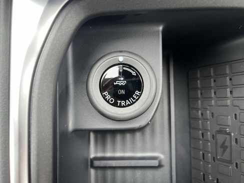 New 2025 Ford Expedition Max Active image 10