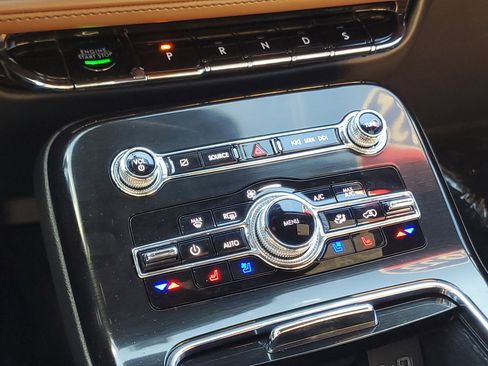 Certified 2022 Lincoln Nautilus Reserve w/ Equipment Group 201A image 18