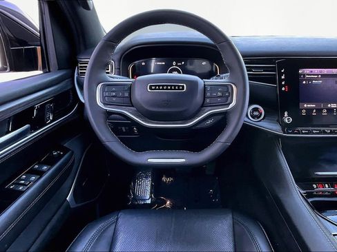 Used 2024 Jeep Wagoneer L Series II w/ Flexible Seating Group image 8