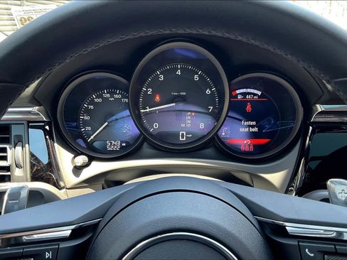 Certified 2025 Porsche Macan image 25