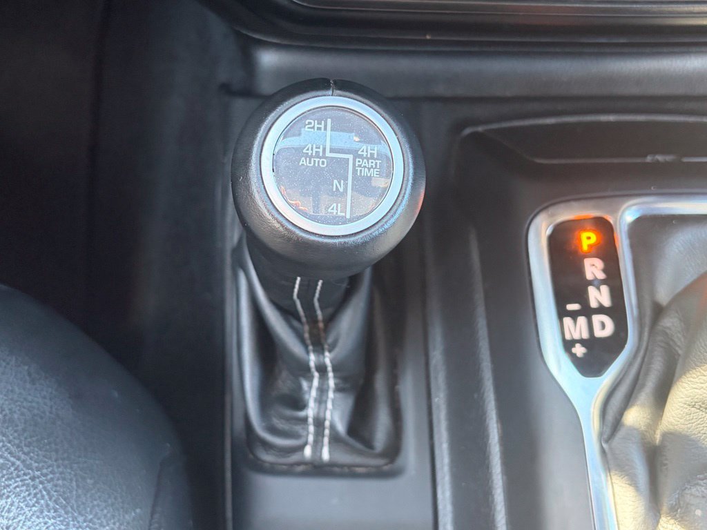 Used 2022 Jeep Wrangler Unlimited Sahara AWD/4WD image 30