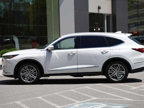 Used 2024 Acura MDX SH-AWD w/ Advance Package image 2