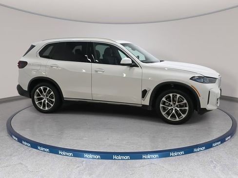 Certified 2025 BMW X5 xDrive40i w/ Premium Package image 4