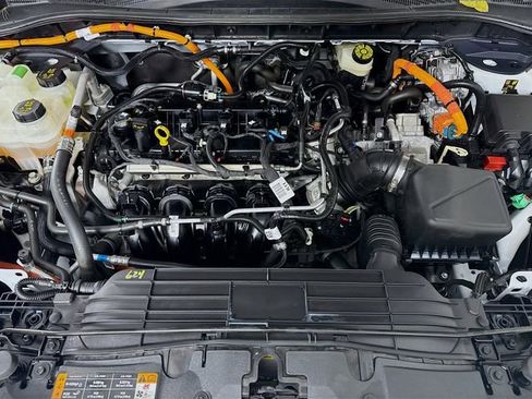 Certified 2022 Ford Escape SE w/ SE Sport Appearance Package image 29