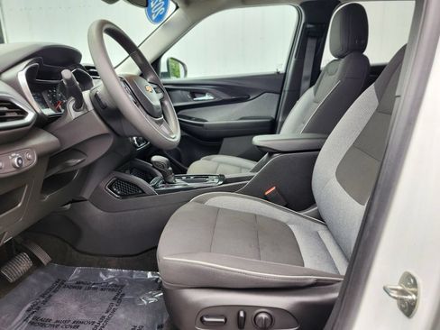 Used 2022 Chevrolet TrailBlazer LT w/ Convenience Package AWD/4WD image 16