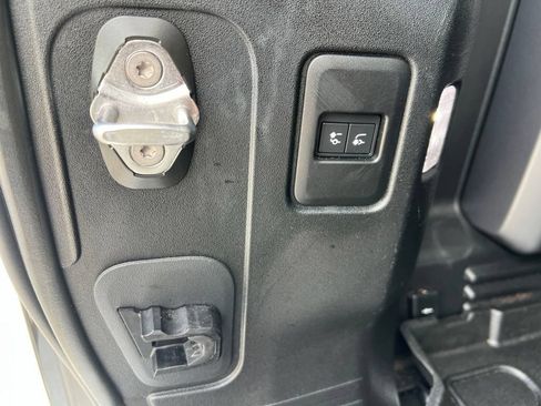 Used 2020 Land Rover Defender 110 SE AWD/4WD image 24