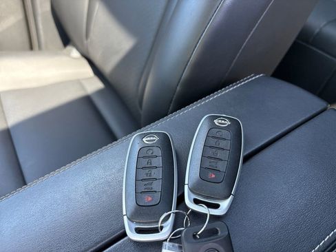 Used 2023 Nissan Rogue SV w/ SV Premium B Package FWD image 32