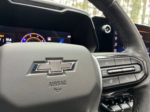 Used 2024 Chevrolet Colorado ZR2 w/ ZR2 Convenience Package III AWD/4WD image 26