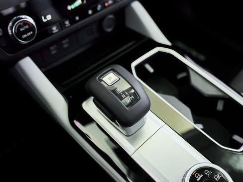 New 2026 Mitsubishi Outlander SE image 46