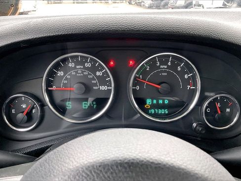 Used 2014 Jeep Wrangler Unlimited Sahara w/ Connectivity Group image 11