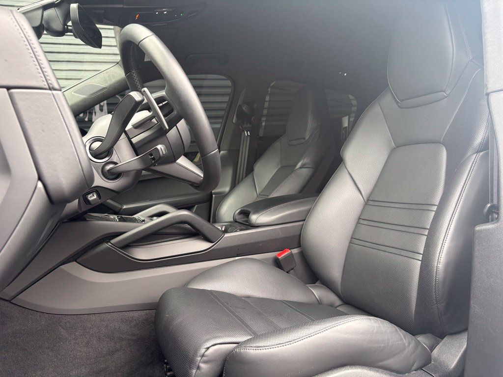 Certified 2025 Porsche Cayenne Turbo GT AWD/4WD image 5