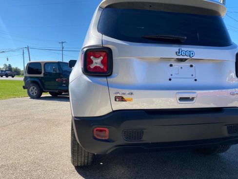 Used 2021 Jeep Renegade Latitude w/ Convenience Group image 53