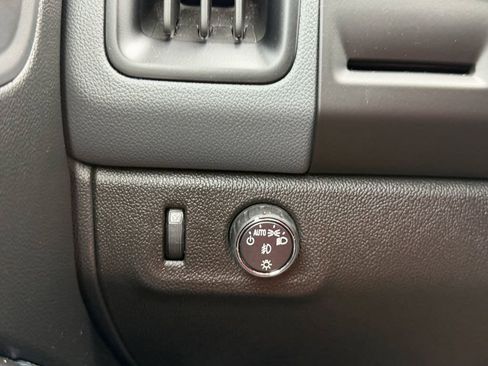Used 2019 Chevrolet Colorado Z71 RWD image 30