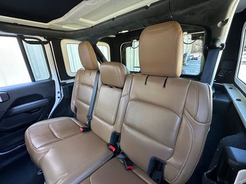 Used 2021 Jeep Wrangler Unlimited Rubicon w/ Dual Top Group AWD/4WD image 32