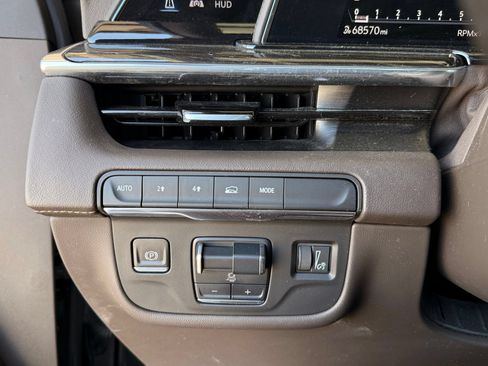 Used 2021 Cadillac Escalade Sport w/ LPO, ONYX Package AWD/4WD image 13
