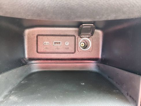 Used 2019 Chevrolet Equinox LT FWD image 27