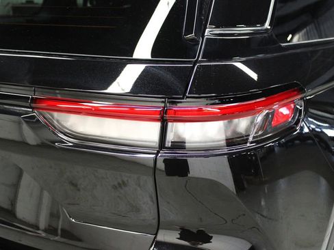 New 2025 Jeep Grand Cherokee Altitude image 36