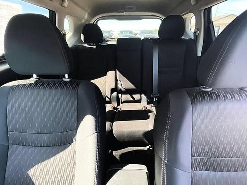 Used 2019 Nissan Rogue S w/ Special Edition Package FWD image 31