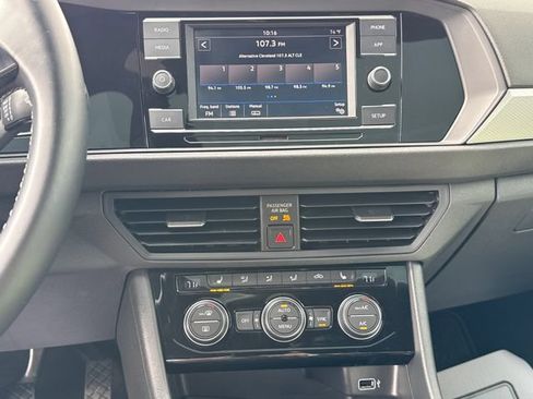 Used 2019 Volkswagen Jetta R-Line FWD image 15