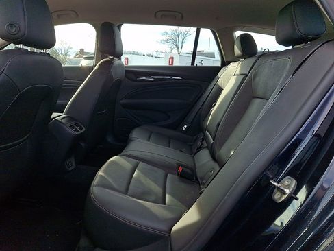 Used 2018 Buick Regal Essence w/ Driver Confidence Package #1 image 9