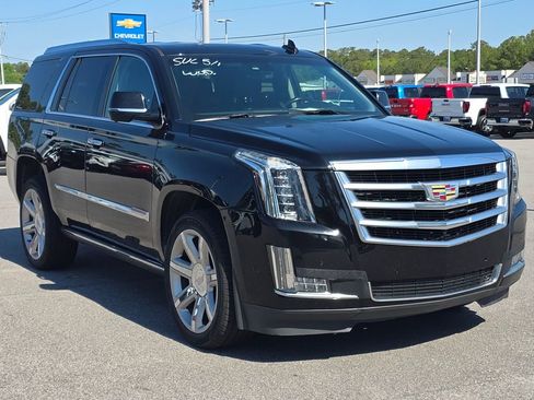 Used 2017 Cadillac Escalade Premium Luxury AWD/4WD image 1