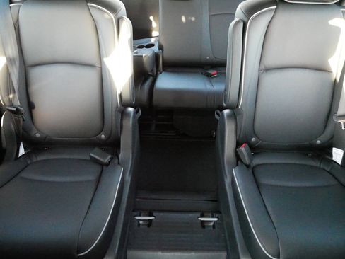 Used 2026 Honda Odyssey Touring image 13