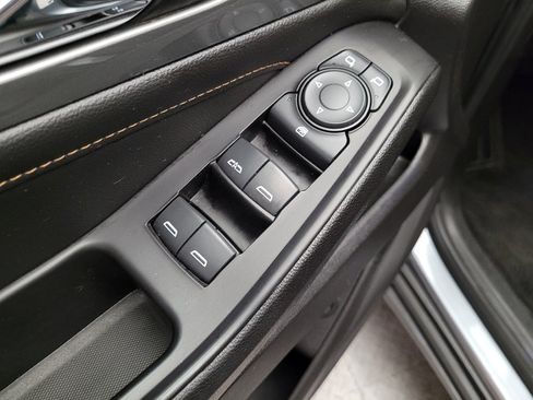 Used 2019 Chevrolet Traverse LT FWD image 27
